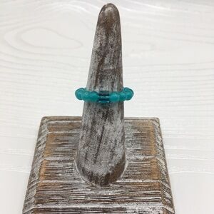 HANDCRAFTED Teal Jade w/Swarovski crystal cube Stretch Bead Ring